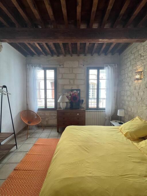 "La Maison Jaune" Arles Centre Terrasse ภายนอก รูปภาพ